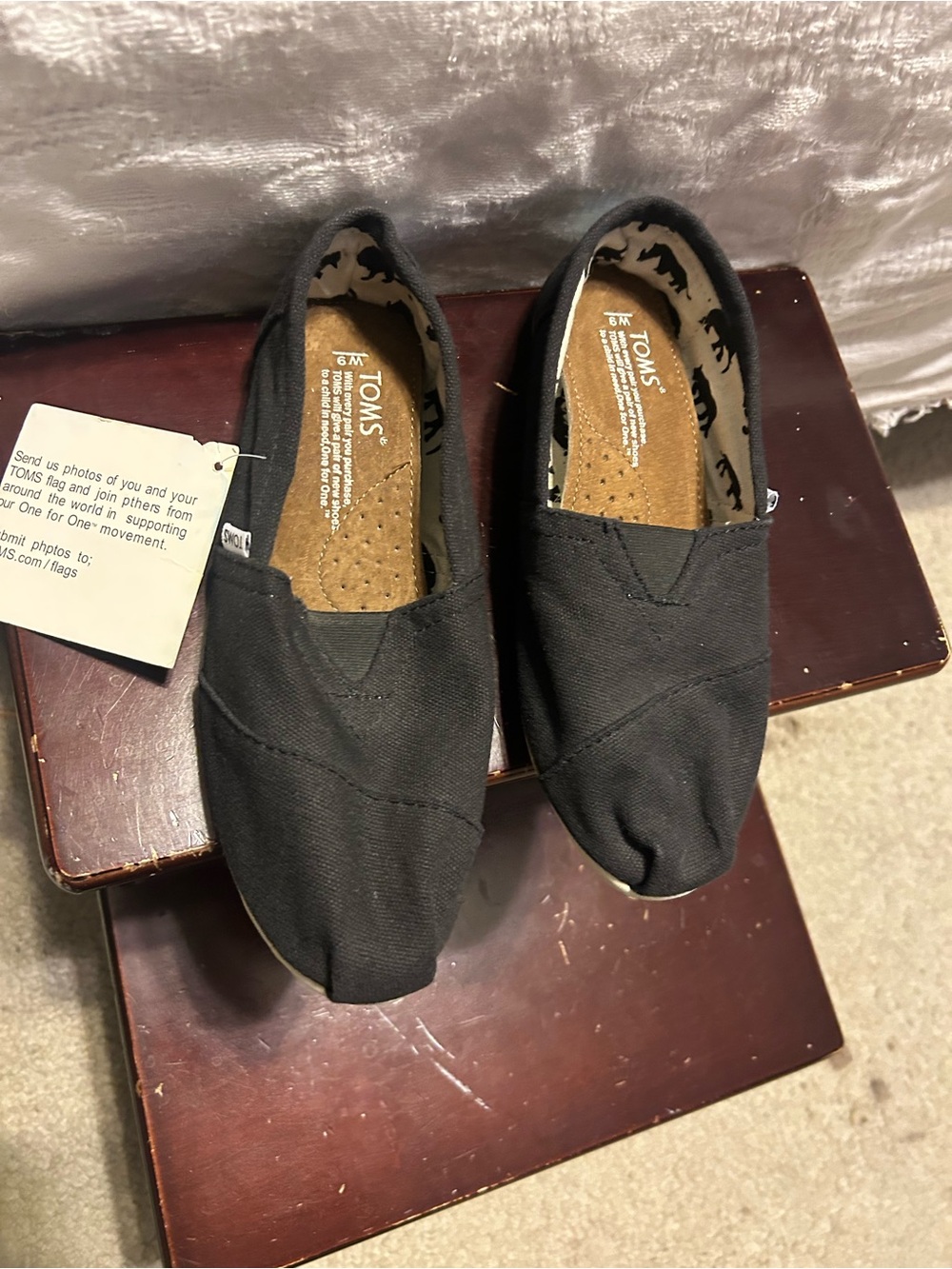 NWT TOMS Classic Canvas Slip-On Shoes - Black Size 6M No Box